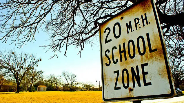 "20 MPH" by Al Muya licensed under CC BY 2.0