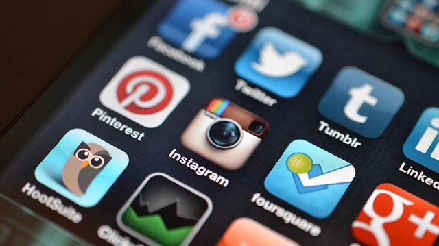 "Instagram and other Social Media Apps" by Jason Howie licensed under CC BY 2.0