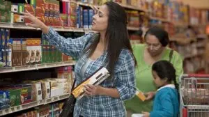 "Nov 20 - SNAP - Grocery Shopping" by U.S. Department of Agriculture licensed under CC BY 2.0