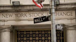 "Wall Street" by Wagner T. Cassimiro "Aranha" licensed under CC BY 2.0
